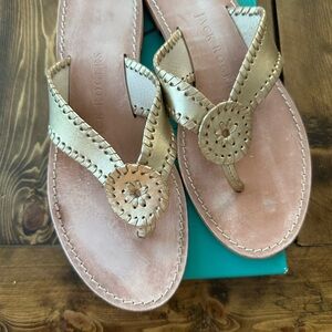 Jack Rogers sandals in gold sz 9 very good condition as shown